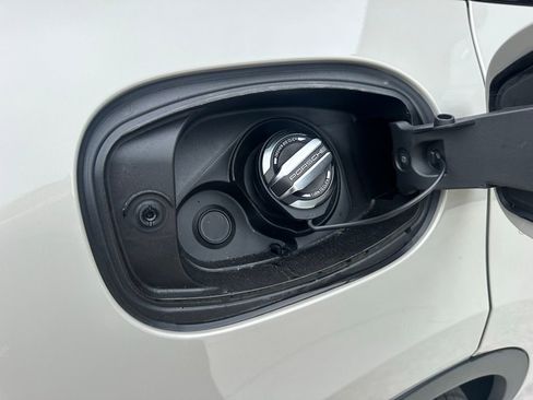 Certified 2025 Porsche Cayenne E-Hybrid AWD/4WD image 43