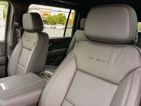 New 2026 GMC Yukon XL Denali w/ Sun & Power Step Package AWD/4WD image 14