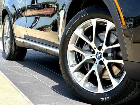 New 2026 BMW X5 sDrive40i w/ Premium Package image 2