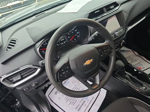Used 2023 Chevrolet TrailBlazer LS image 19