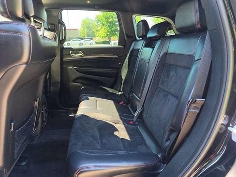 Used 2018 Jeep Grand Cherokee Trailhawk AWD/4WD image 10