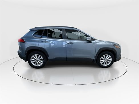 Used 2023 Toyota Corolla Cross LE image 9