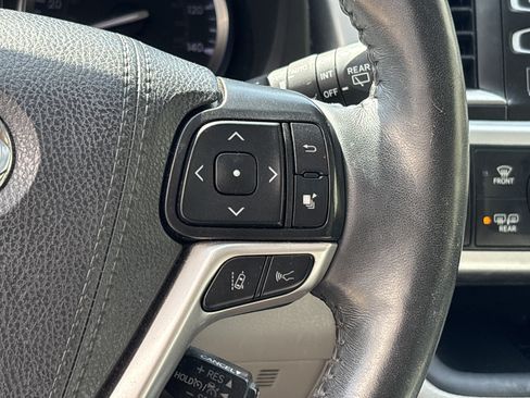 Used 2019 Toyota Highlander Limited Platinum AWD/4WD image 20