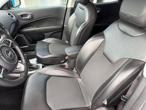 Used 2019 Jeep Compass Latitude FWD image 7