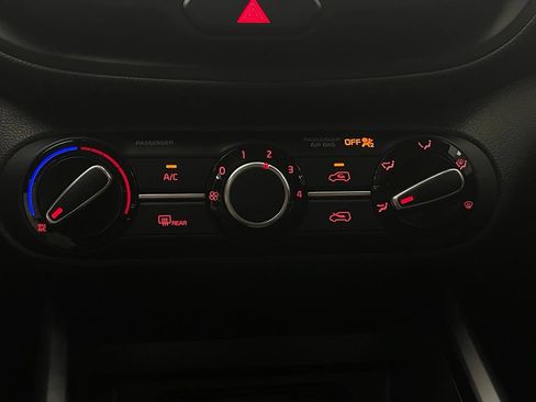 Used 2022 Kia Soul LX FWD image 24