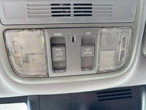 Used 2019 Honda CR-V EX image 10