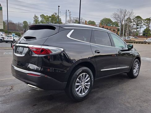 Used 2024 Buick Enclave Essence image 5