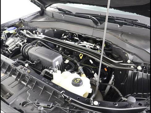 Used 2022 Ford Explorer Limited w/ Equipment Group 301A RWD image 12