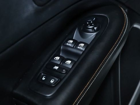 Used 2017 Jeep Compass Latitude w/ Popular Equipment Group AWD/4WD image 17