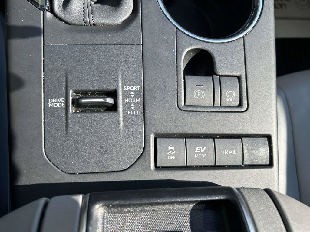 Used 2020 Toyota Highlander XLE AWD/4WD image 15