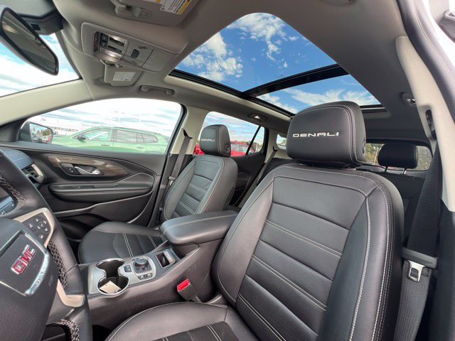 Used 2024 GMC Terrain Denali w/ Denali Premium Package AWD/4WD image 21