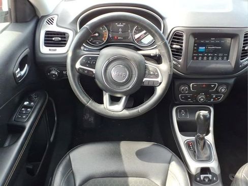 Used 2019 Jeep Compass Latitude FWD image 6