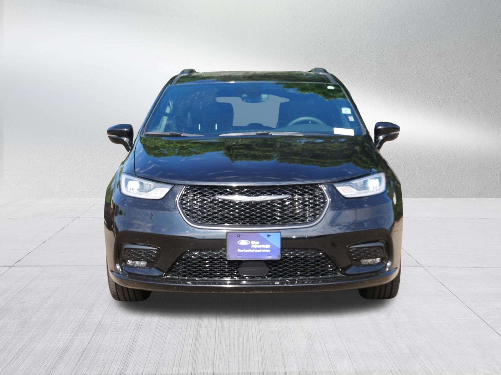Used 2026 Chrysler Pacifica Limited w/ S Appearance Package FWD image 2