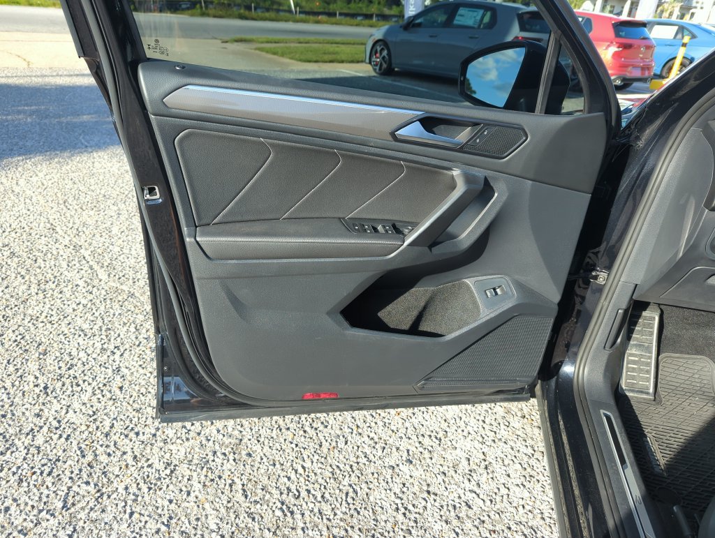 Certified 2023 Volkswagen Tiguan SE R-Line FWD image 18