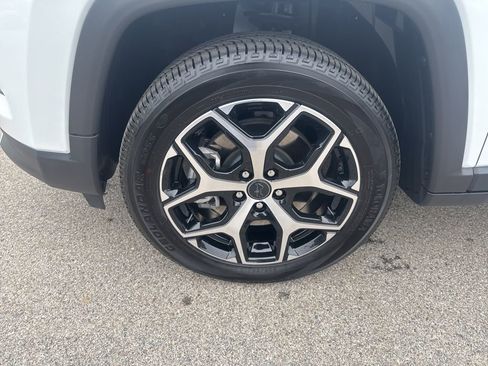 Used 2025 Jeep Compass Limited image 9