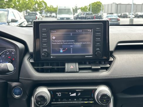 Used 2021 Toyota RAV4 XLE AWD/4WD image 24