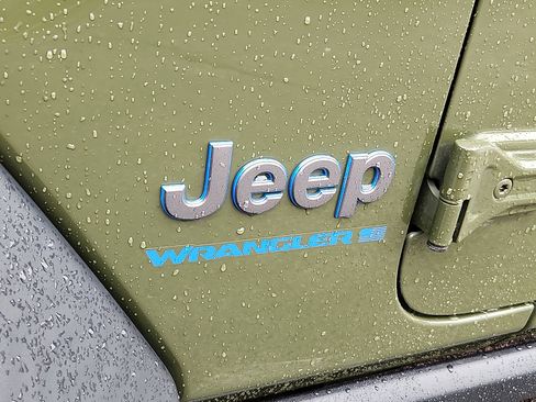 Certified 2024 Jeep Wrangler Unlimited AWD/4WD image 31