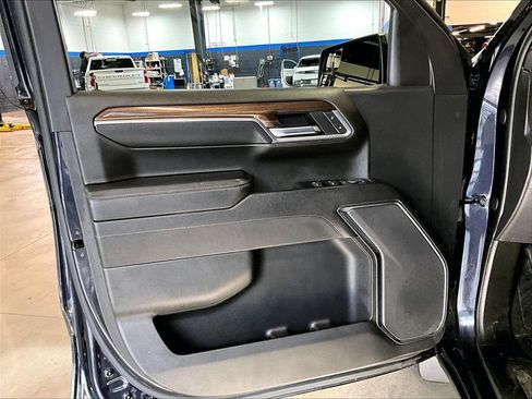 Used 2023 Chevrolet Silverado 1500 LT AWD/4WD image 9