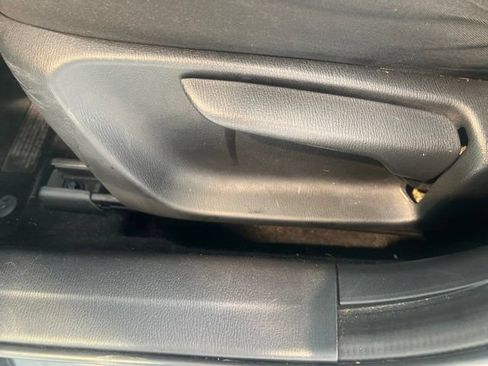 Used 2018 MAZDA MAZDA3 Sport FWD image 16