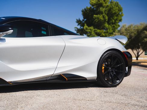 Used 2021 McLaren 765LT RWD image 13