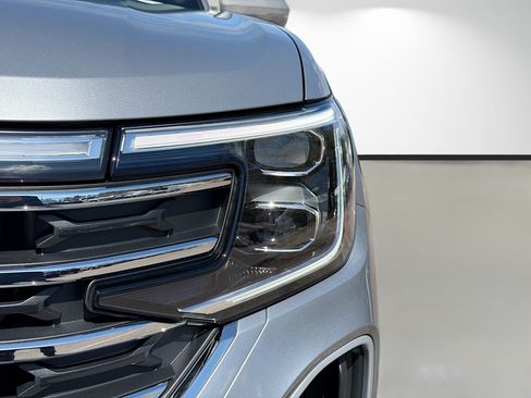 New 2026 Volkswagen Atlas SE FWD image 9