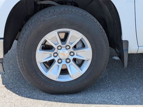 Used 2025 Chevrolet Silverado 1500 LT RWD image 10