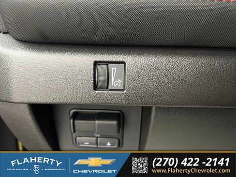 Used 2025 Chevrolet Colorado Z71 w/ Technology Package AWD/4WD image 22