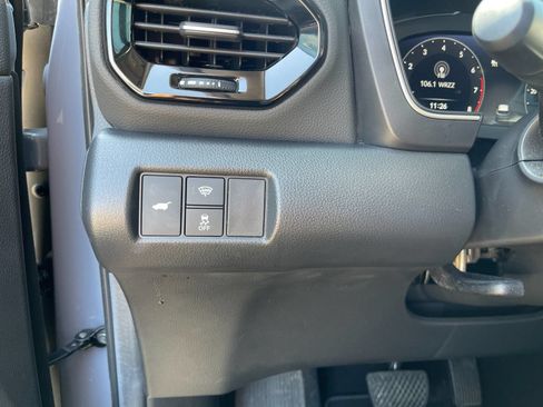 Used 2025 Honda Pilot Elite image 32