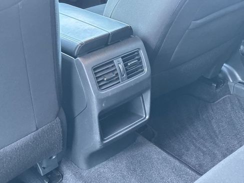 Used 2025 Nissan Rogue S FWD image 12