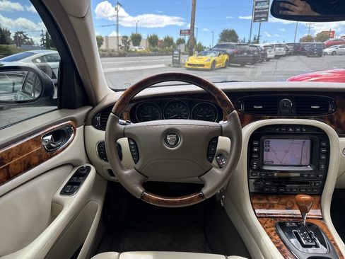 Used 2005 Jaguar XJ Vanden Plas RWD image 24
