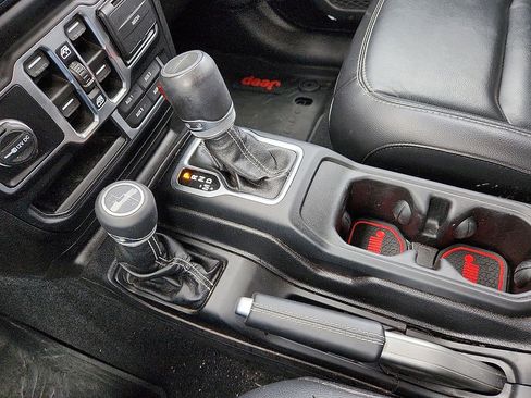 Used 2020 Jeep Gladiator Overland AWD/4WD image 12