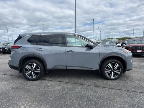 Certified 2024 Nissan Rogue SL w/ SL Premium Package AWD/4WD image 4