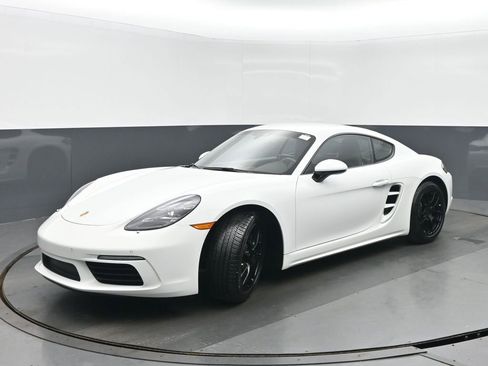 Used 2021 Porsche 718 Cayman RWD image 7