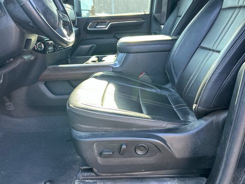 Used 2024 Chevrolet Silverado 2500 High Country w/ High Country Premium Package AWD/4WD image 5