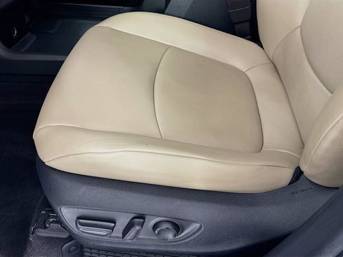 Used 2024 Toyota Sienna XLE image 22