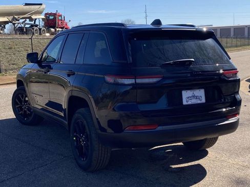 New 2026 Jeep Grand Cherokee Limited w/ Limited Altitude Package RWD image 4