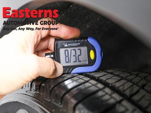 Used 2023 Volkswagen Tiguan SE image 25