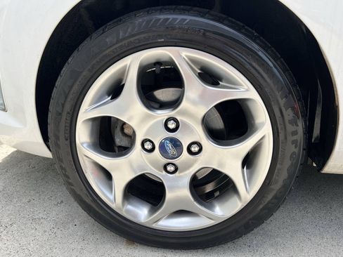 Used 2012 Ford Fiesta SES FWD image 25