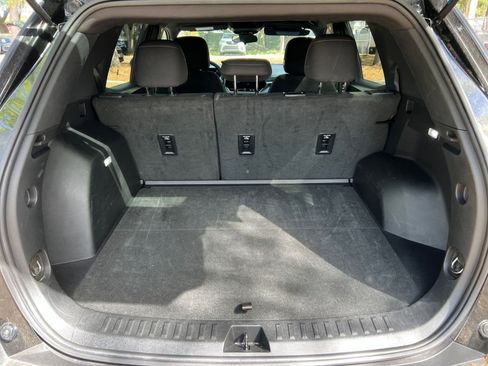 Used 2025 Chevrolet Equinox LT AWD/4WD image 28