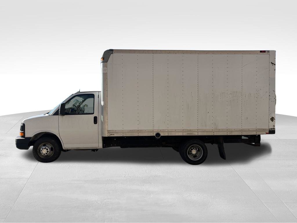 Used 2014 Chevrolet Express 3500 Extended RWD image 2