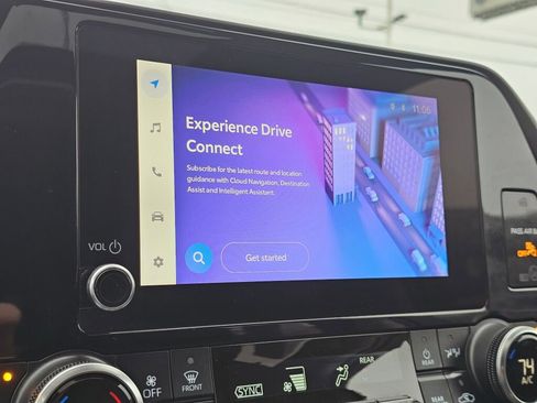 Used 2023 Toyota Highlander XLE image 21