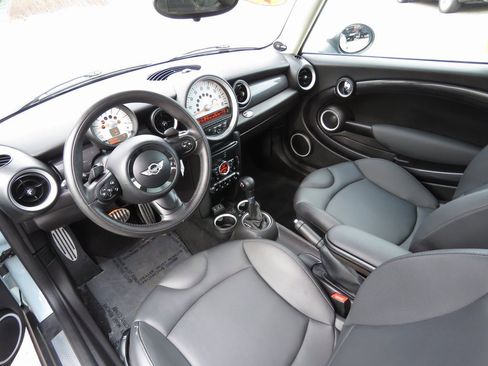 Used 2013 MINI Cooper S image 17