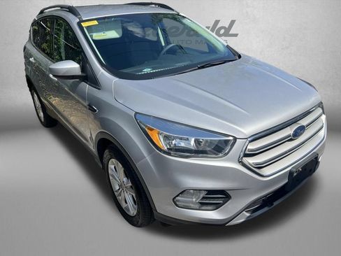 Used 2018 Ford Escape SE AWD/4WD image 3