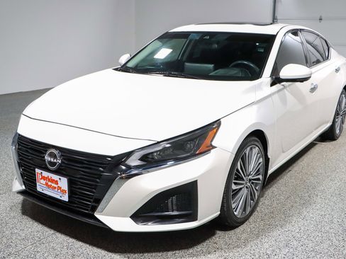 Used 2024 Nissan Altima 2.5 SL image 30