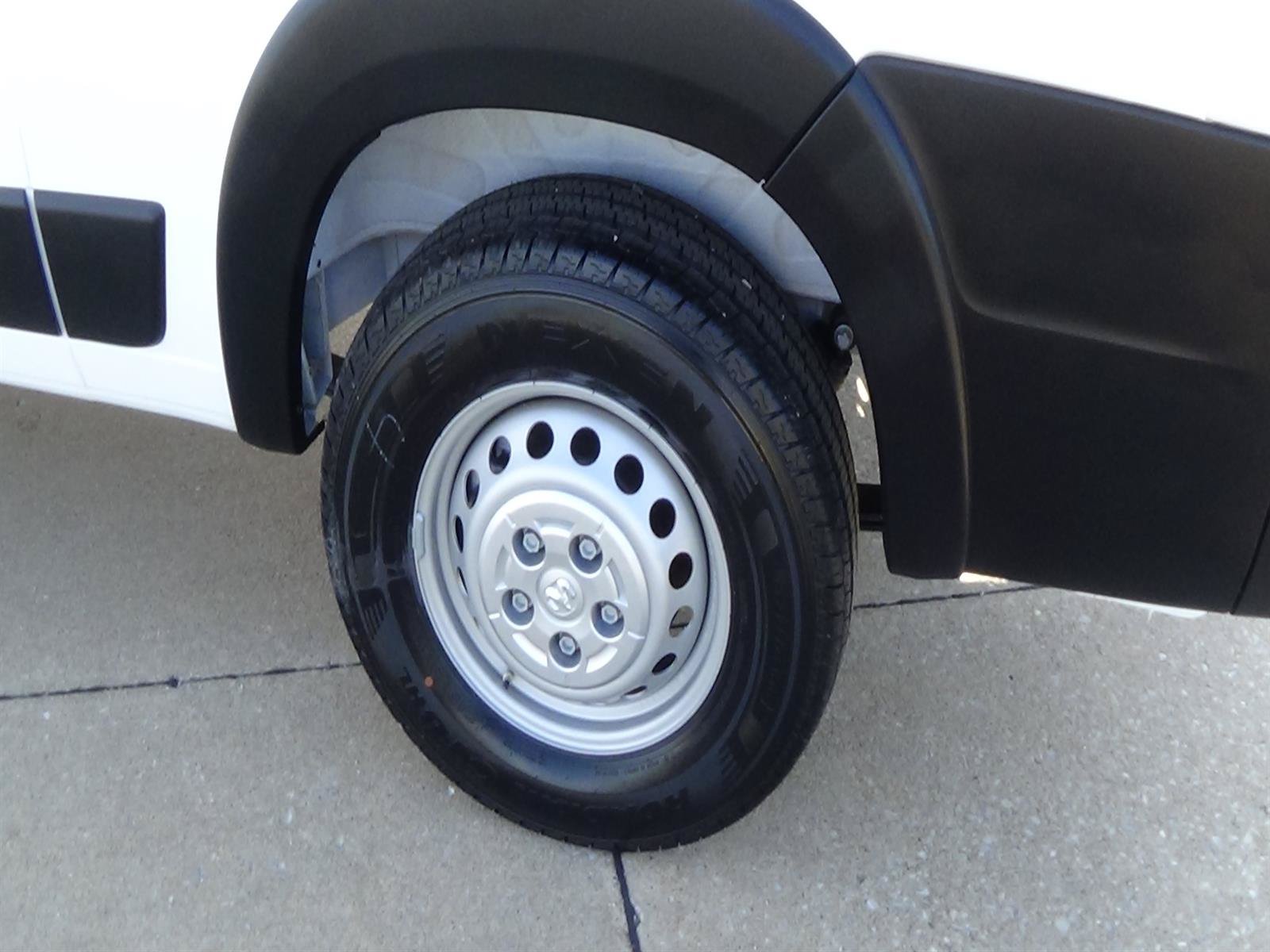 Used 2025 RAM ProMaster 2500 w/ Safety Group FWD image 9