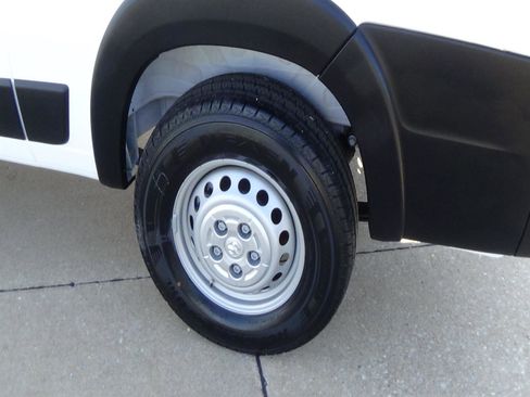 Used 2025 RAM ProMaster 2500 w/ Safety Group FWD image 9