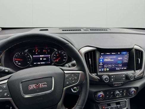 Used 2024 GMC Acadia AT4 w/ Luxury Package AWD/4WD image 11