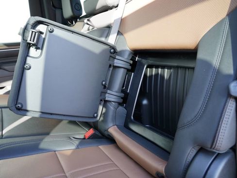 Used 2025 Chevrolet Silverado 3500 High Country w/ High Country Premium Package image 32