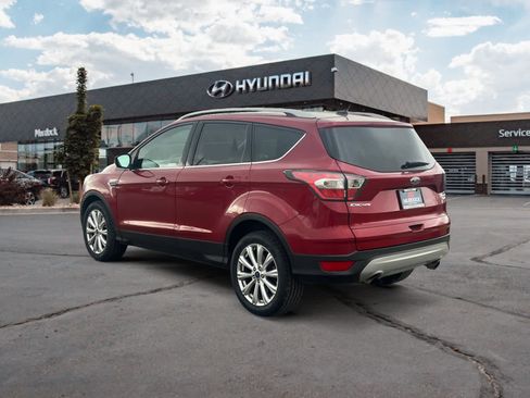 Used 2017 Ford Escape Titanium image 3