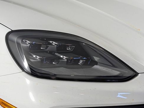 Certified 2026 Porsche Cayenne Coupe AWD/4WD image 15